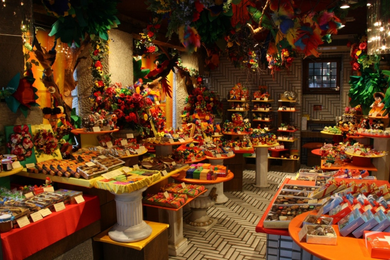 vente-BLAUSASC-min_candy_store_chocolate_shop_chocolate_switzerland-393515